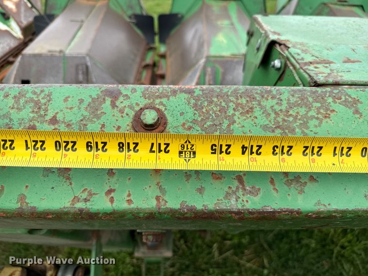 image for item EJ0530 John Deere corn head
