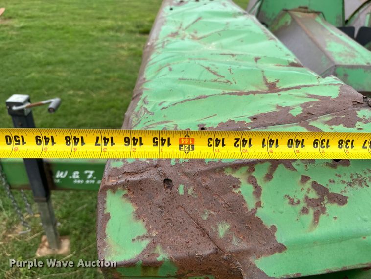 image for item EJ0530 John Deere corn head