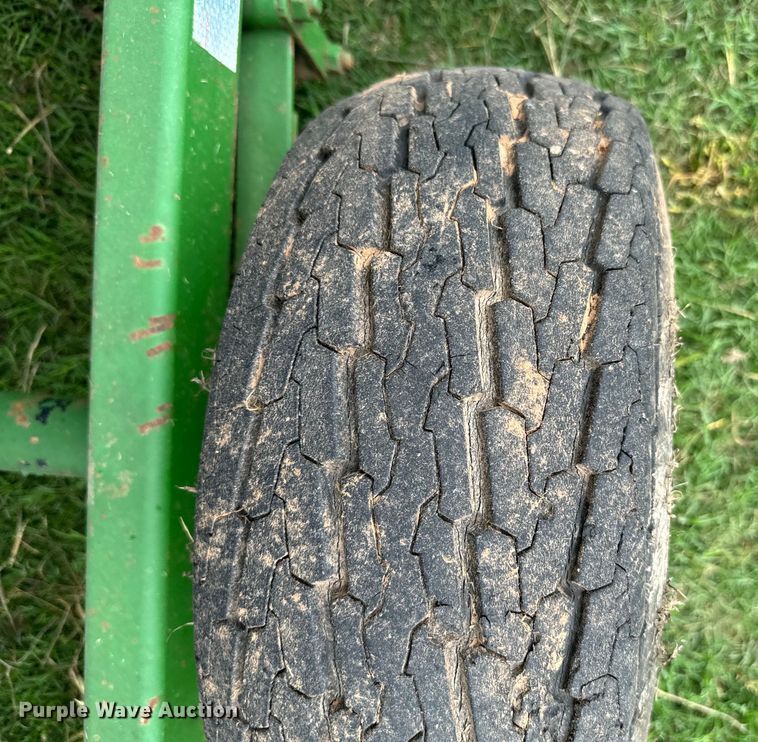 image for item EJ0530 John Deere corn head