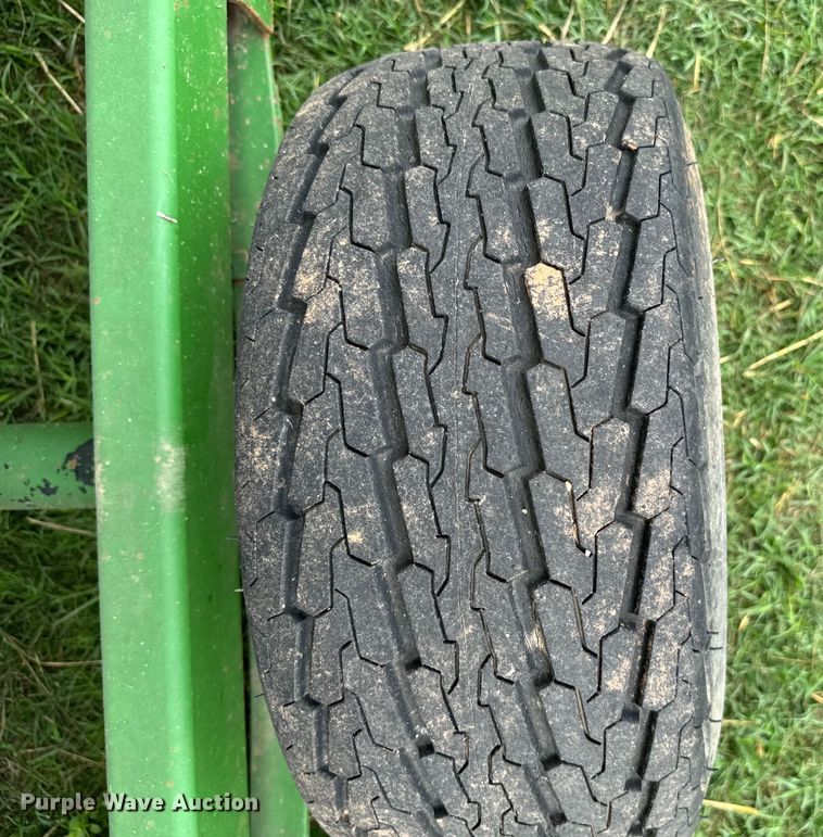 image for item EJ0530 John Deere corn head