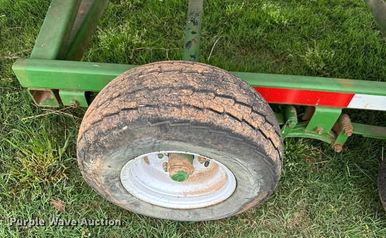 image for item EJ0530 John Deere corn head