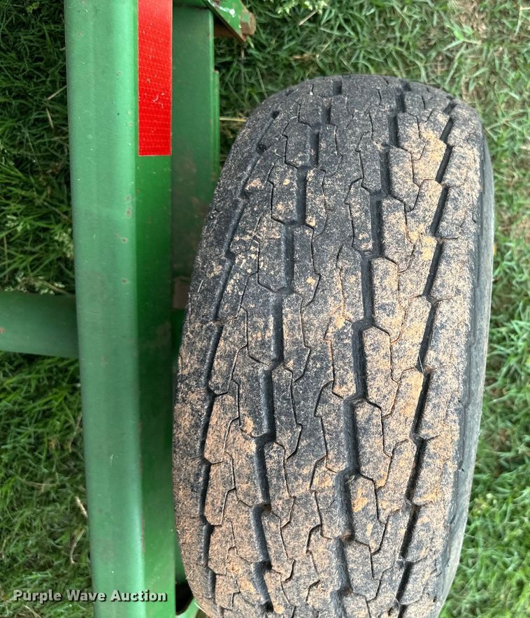 image for item EJ0530 John Deere corn head