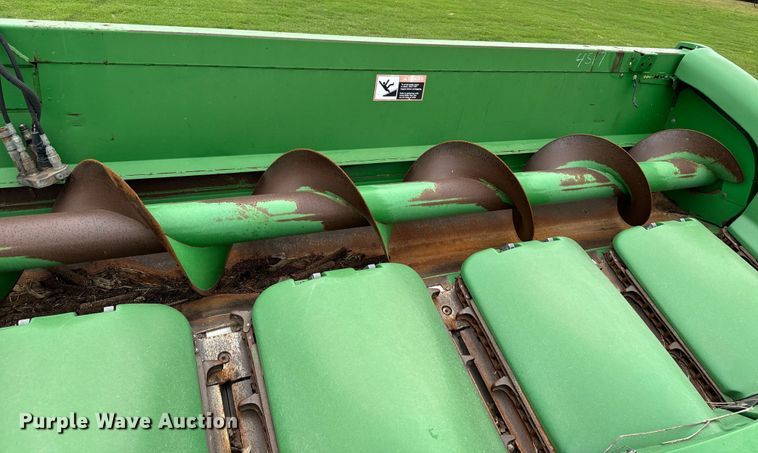 image for item EJ0531 2009 John Deere 612C corn head