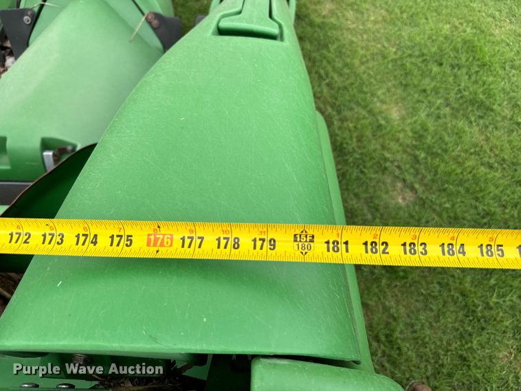 image for item EJ0531 2009 John Deere 612C corn head