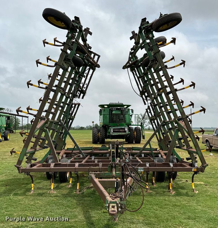 image for item EJ0574 John Deere 980 field cultivator