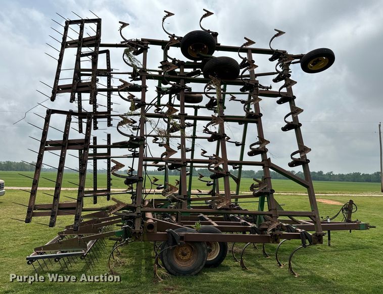 image for item EJ0574 John Deere 980 field cultivator