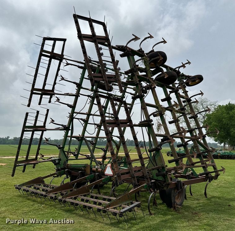 image for item EJ0574 John Deere 980 field cultivator