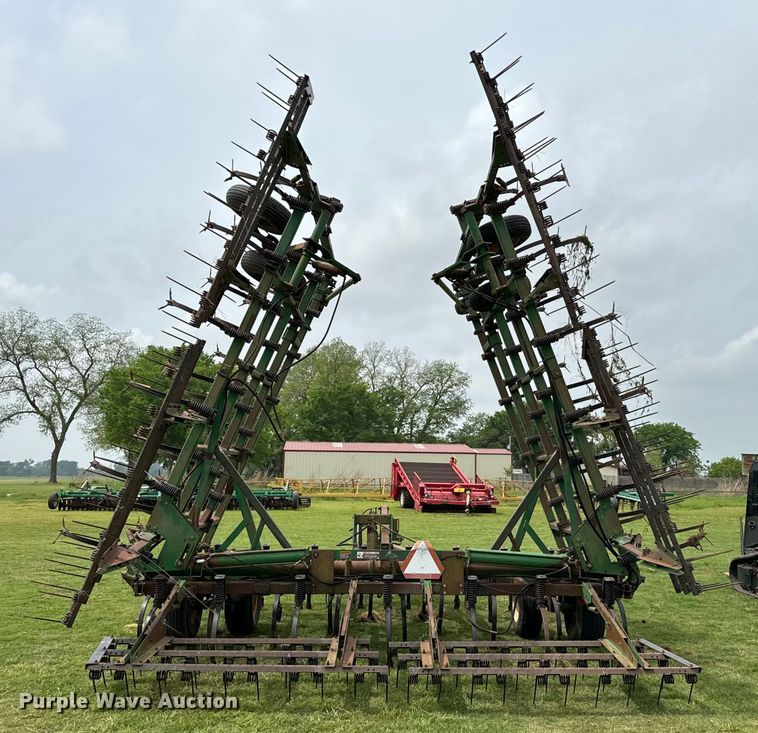 image for item EJ0574 John Deere 980 field cultivator