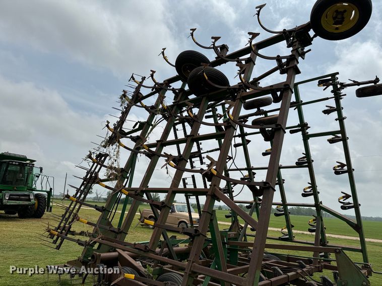 image for item EJ0574 John Deere 980 field cultivator
