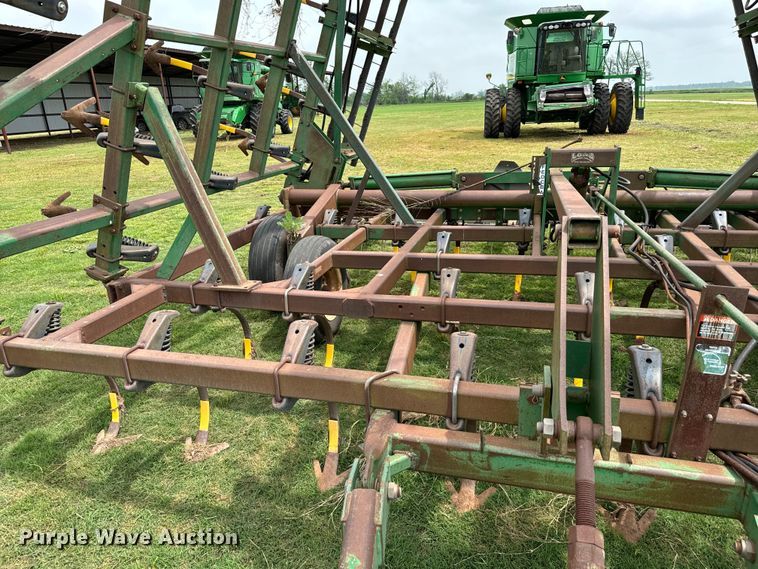 image for item EJ0574 John Deere 980 field cultivator