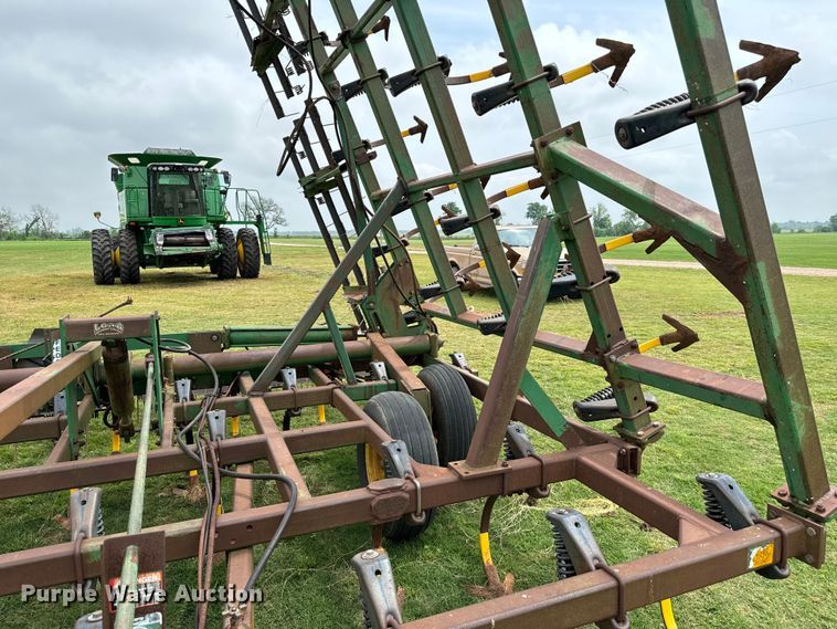 image for item EJ0574 John Deere 980 field cultivator