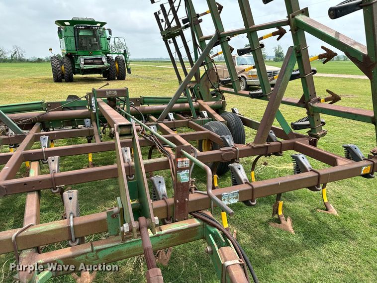 image for item EJ0574 John Deere 980 field cultivator