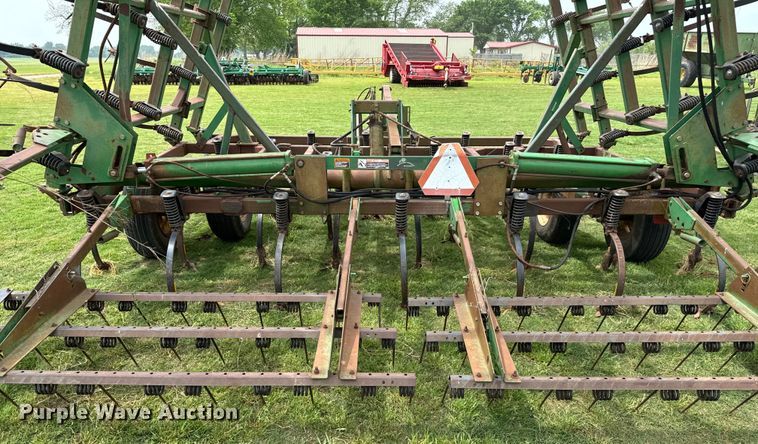 image for item EJ0574 John Deere 980 field cultivator