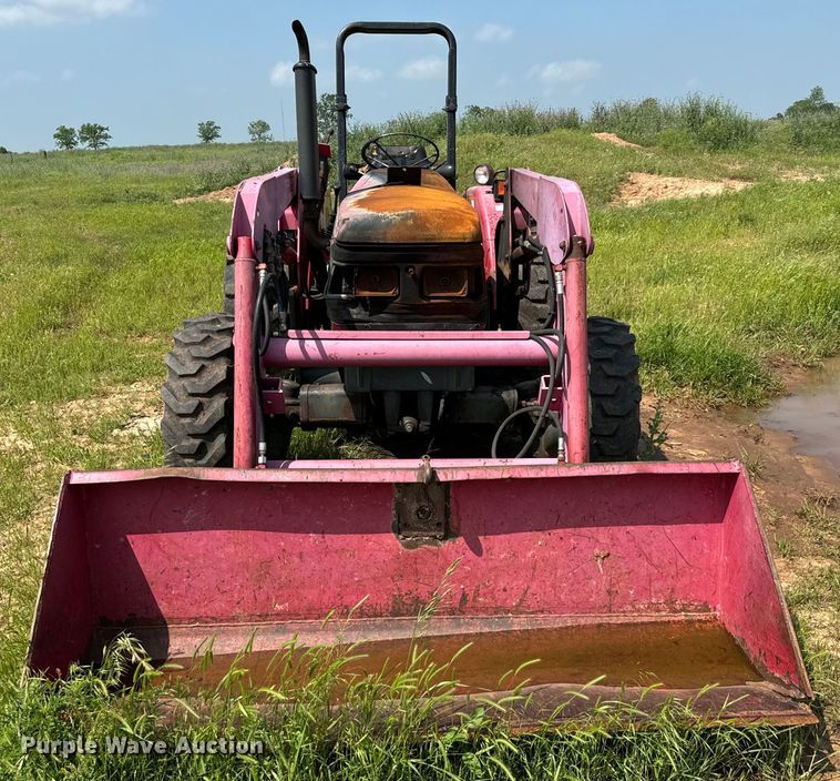 image for item EJ0617 Mahindra 4530 MFWD tractor