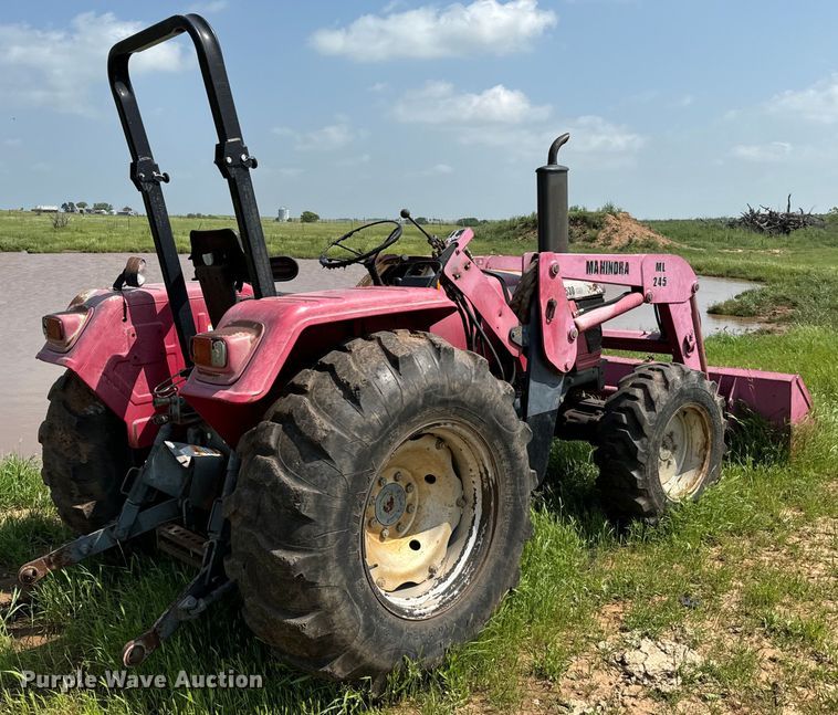 image for item EJ0617 Mahindra 4530 MFWD tractor