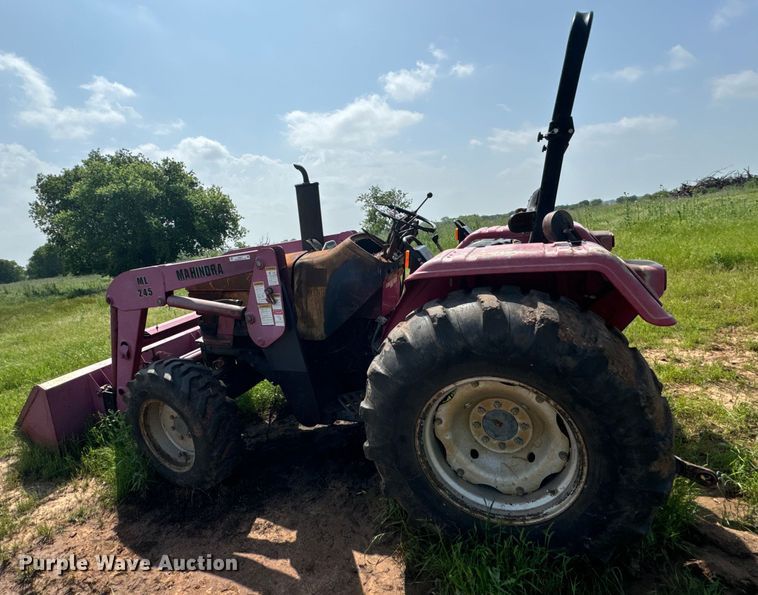 image for item EJ0617 Mahindra 4530 MFWD tractor