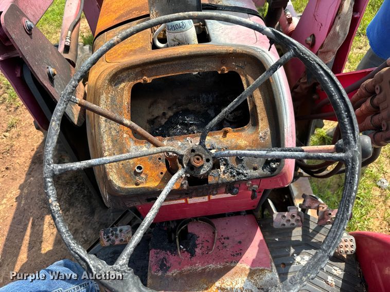 image for item EJ0617 Mahindra 4530 MFWD tractor