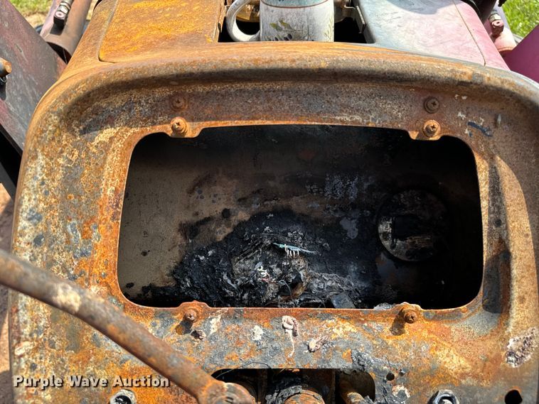 image for item EJ0617 Mahindra 4530 MFWD tractor