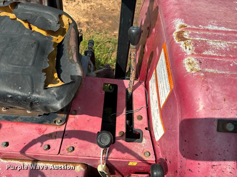 image for item EJ0617 Mahindra 4530 MFWD tractor