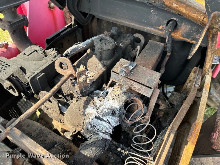 image for item EJ0617 Mahindra 4530 MFWD tractor