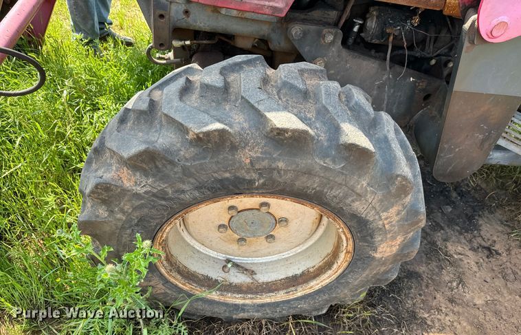 image for item EJ0617 Mahindra 4530 MFWD tractor