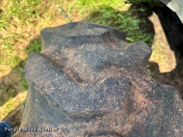 image for item EJ0617 Mahindra 4530 MFWD tractor