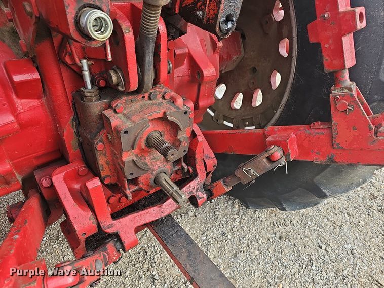 image for item EJ5365 International Harvester 1586 tractor
