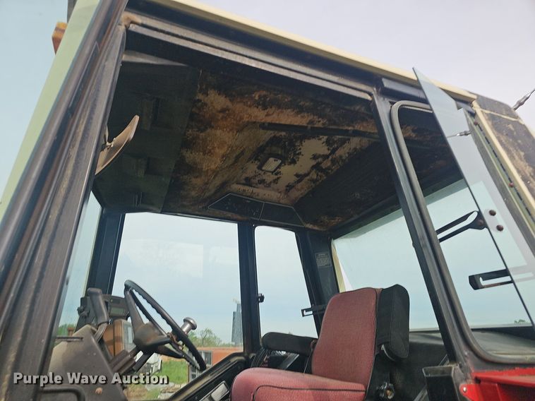 image for item EJ5365 International Harvester 1586 tractor