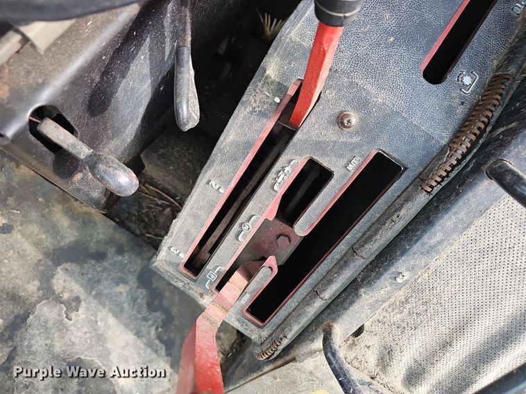 image for item EJ5365 International Harvester 1586 tractor