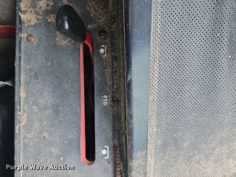 image for item EJ5365 International Harvester 1586 tractor