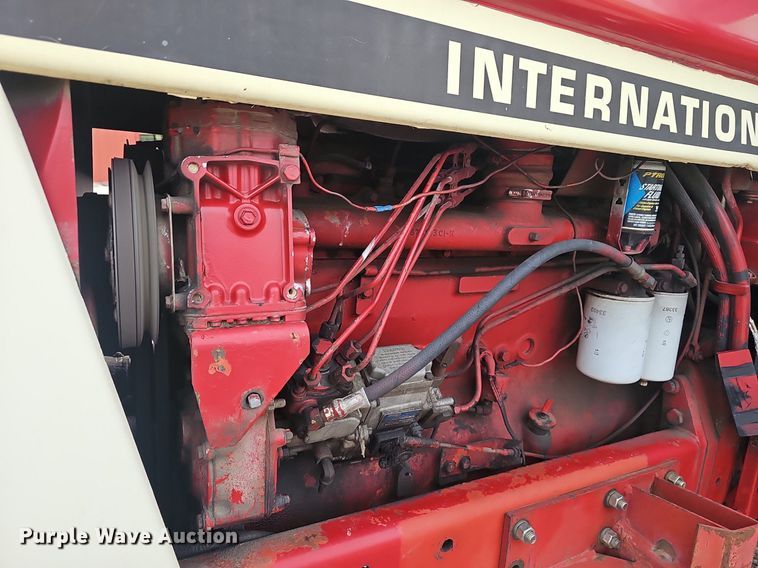 image for item EJ5365 International Harvester 1586 tractor