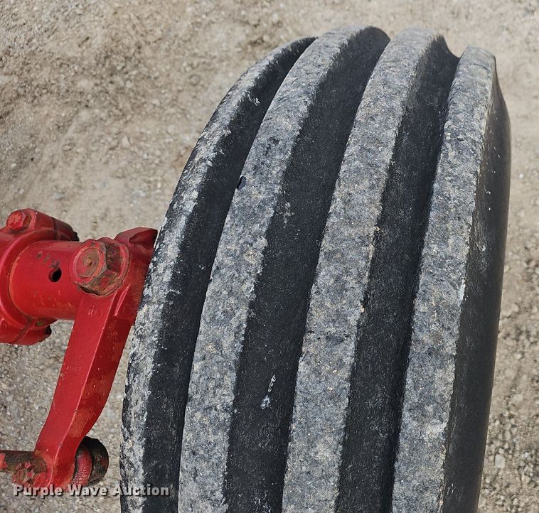 image for item EJ5365 International Harvester 1586 tractor