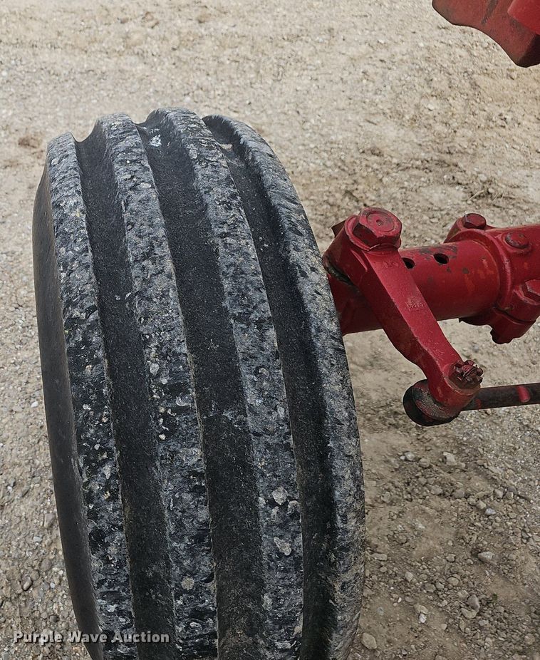 image for item EJ5365 International Harvester 1586 tractor