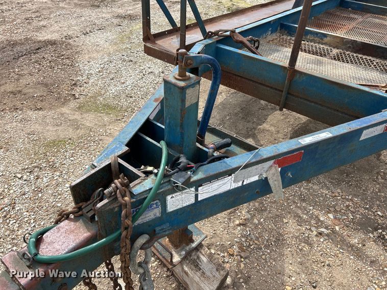 image for item EK4145 2000 Duo Lift 464014E sprayer trailer