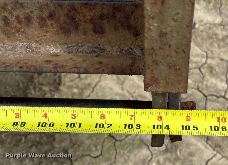 image for item EK4145 2000 Duo Lift 464014E sprayer trailer