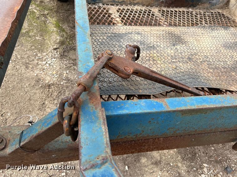 image for item EK4145 2000 Duo Lift 464014E sprayer trailer