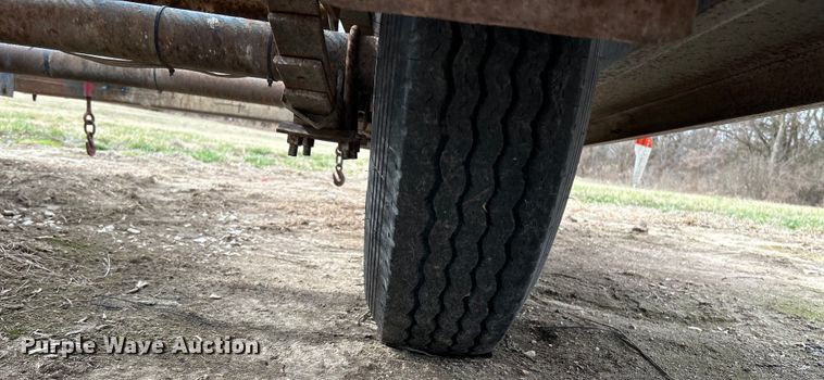 image for item EK4145 2000 Duo Lift 464014E sprayer trailer