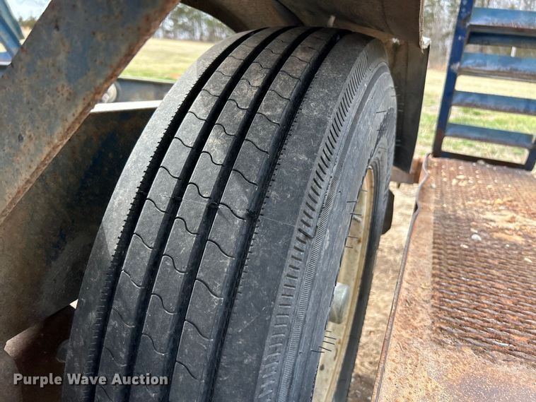 image for item EK4145 2000 Duo Lift 464014E sprayer trailer