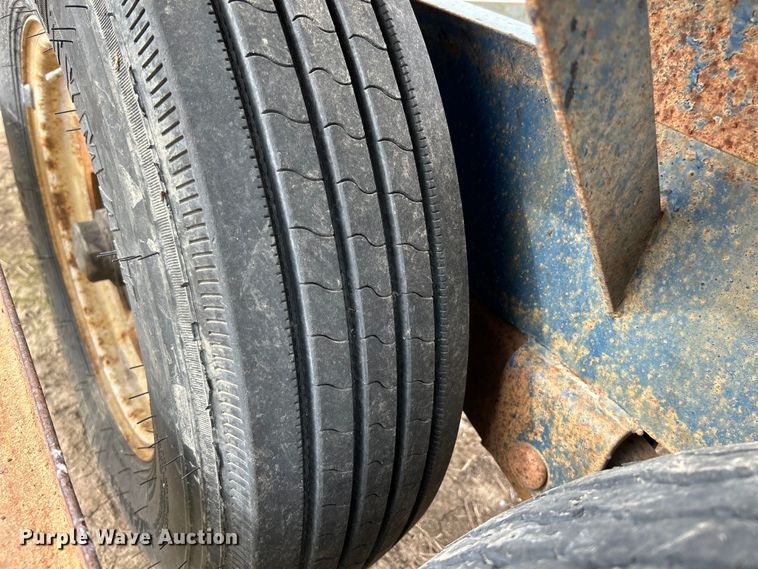 image for item EK4145 2000 Duo Lift 464014E sprayer trailer