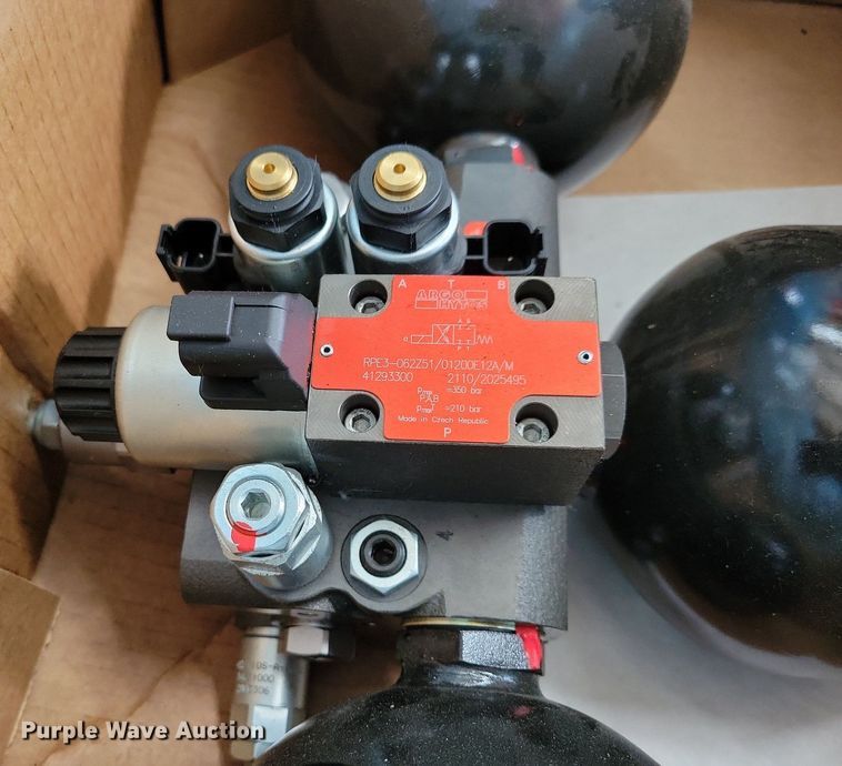 image for item KB9082 Tractor parts