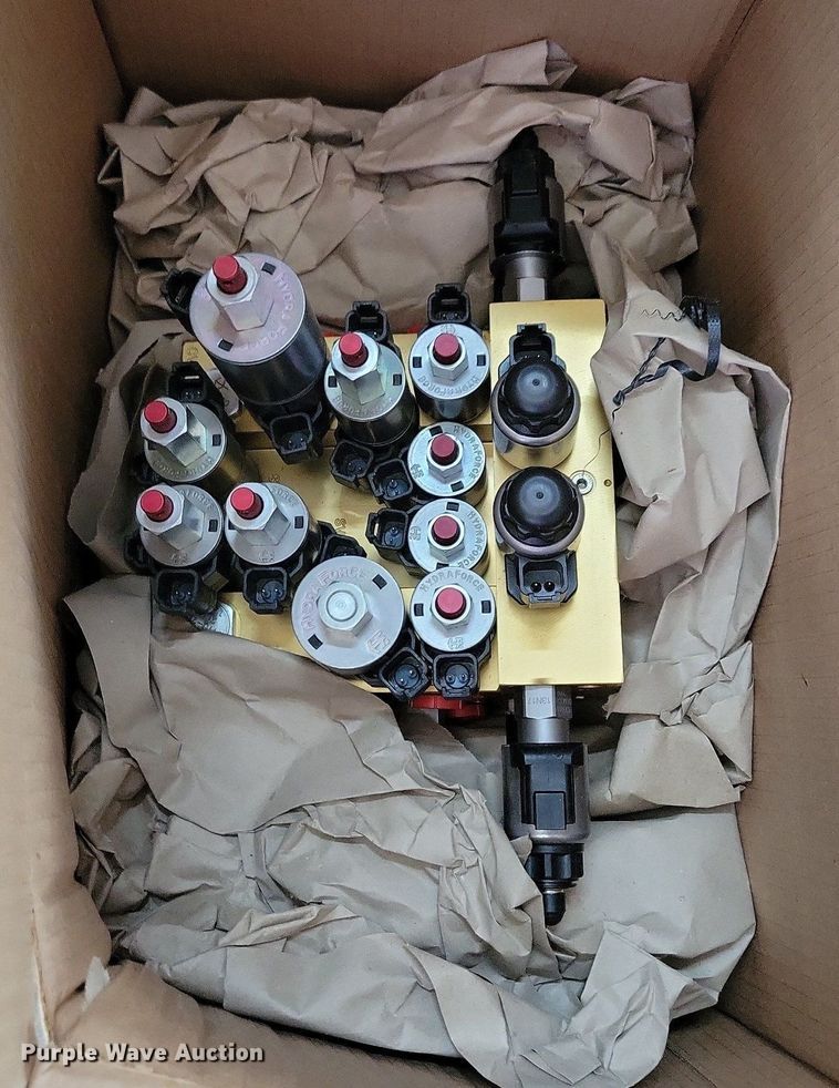 image for item KB9082 Tractor parts