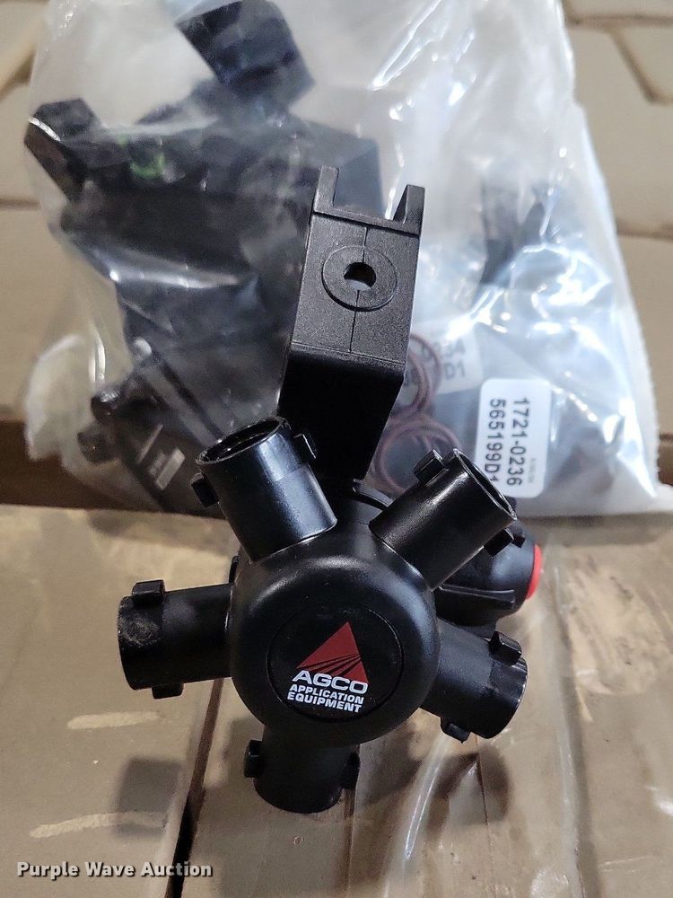 image for item KB9084 Tractor parts