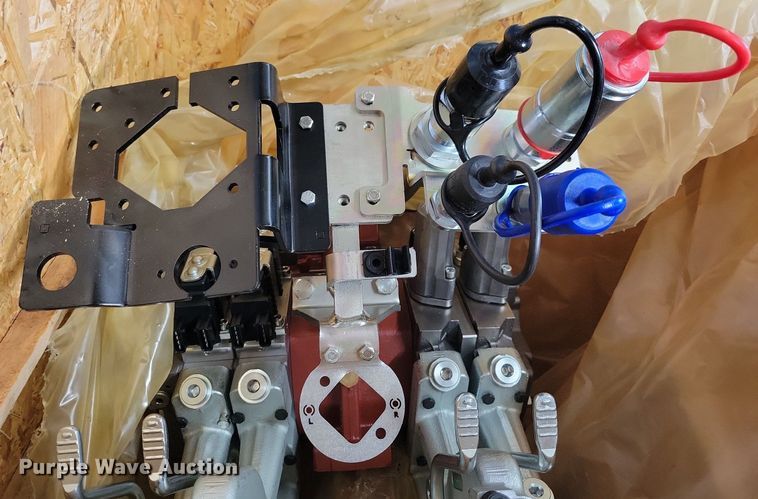 image for item KB9085 Approximately (22) hydraulics