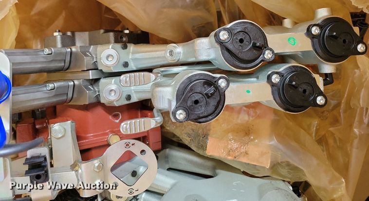 image for item KB9085 Approximately (22) hydraulics