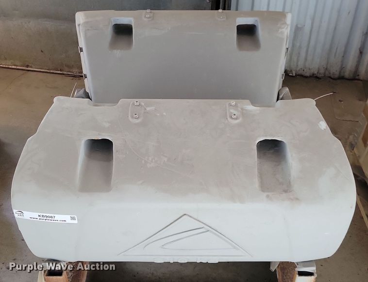 image for item KB9087 (2) AGCO front counter weights