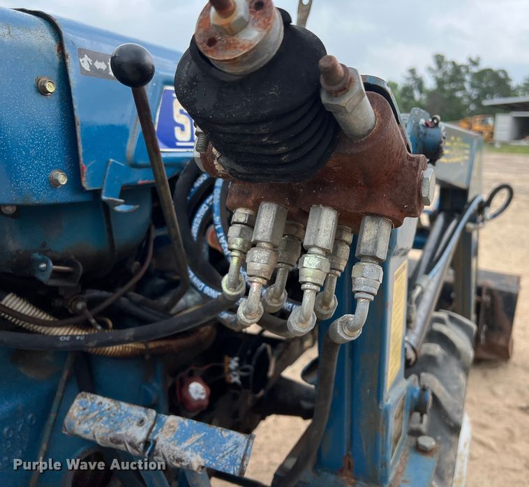 image for item KV9761 Shibaura SD1540B MFWD tractor