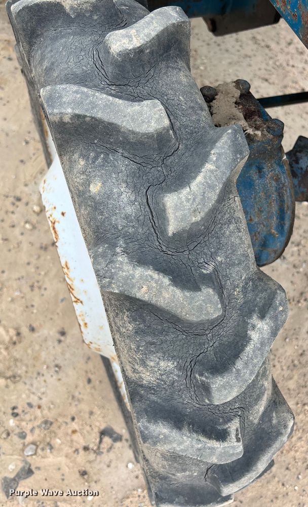 image for item KV9761 Shibaura SD1540B MFWD tractor