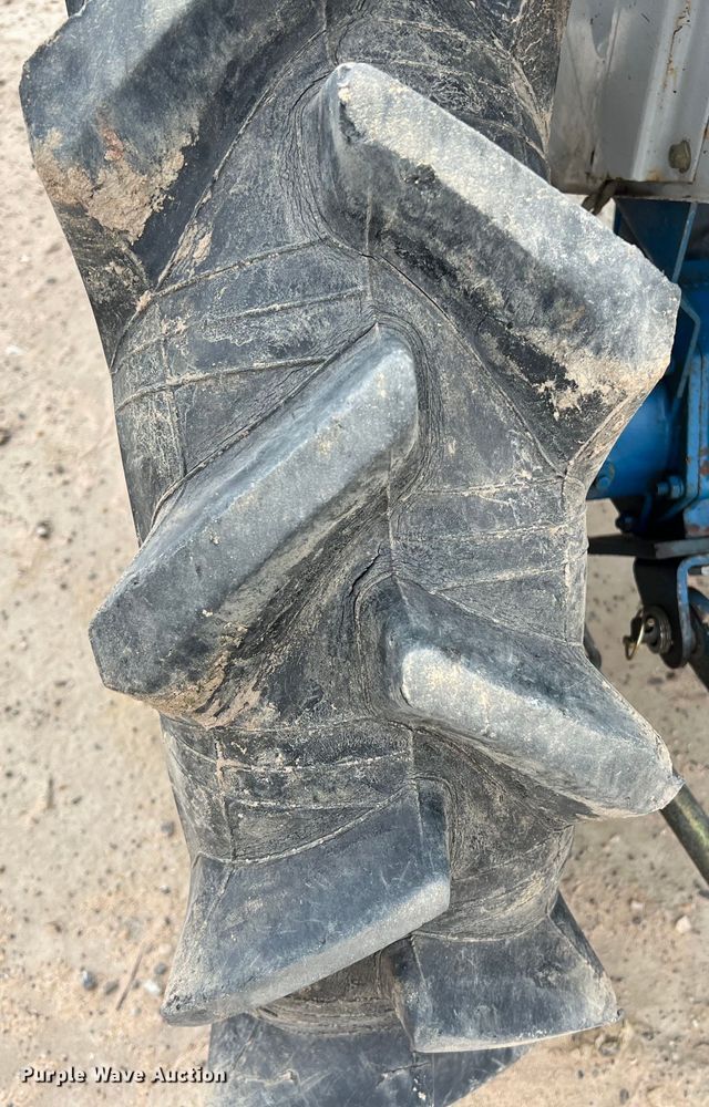 image for item KV9761 Shibaura SD1540B MFWD tractor