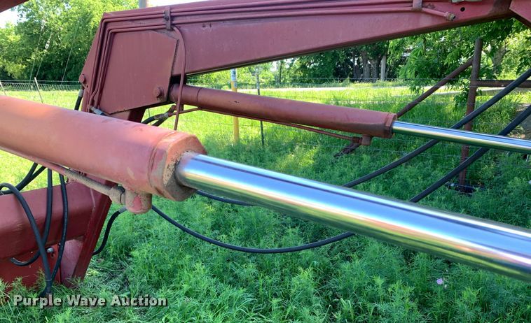 image for item KX9984 Case International  2350 loader