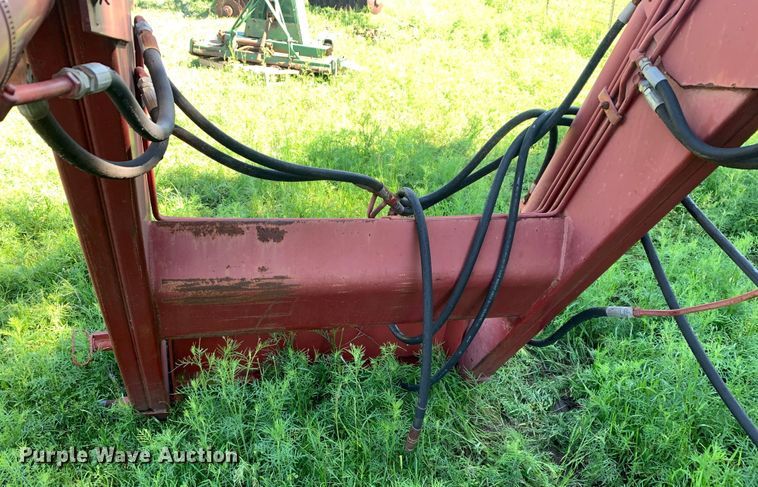 image for item KX9984 Case International  2350 loader